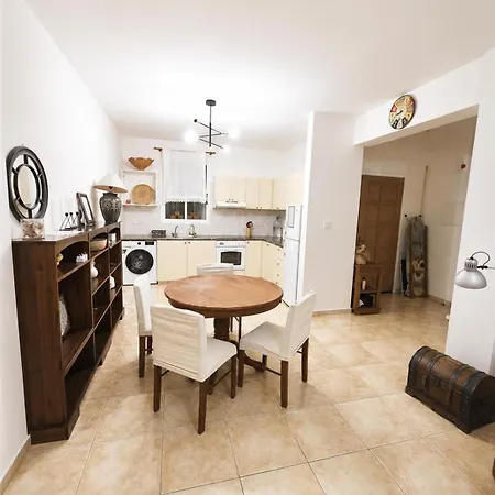 Azure Danaos Seafront Apartament Paphos